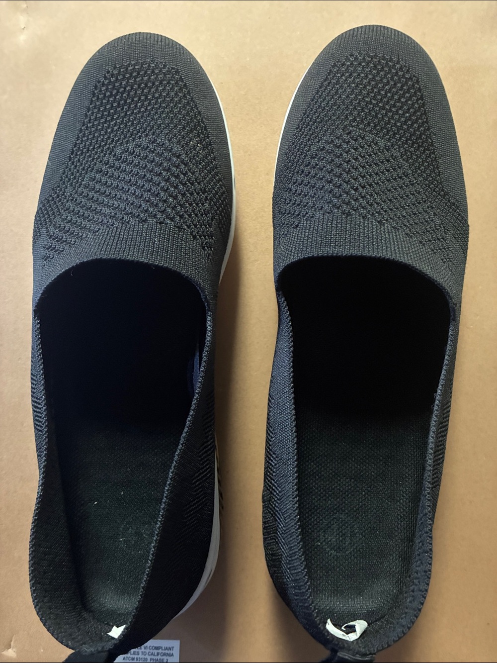 Women’s Slip-On Knit Athletic Shoes - Black